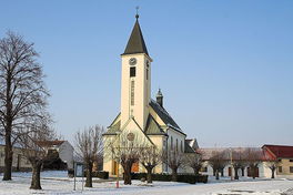 pohled na kostel v Zahnašovicích